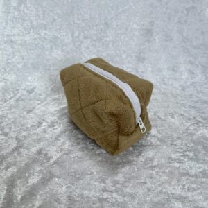Pieni pussukka – pörröinen beige